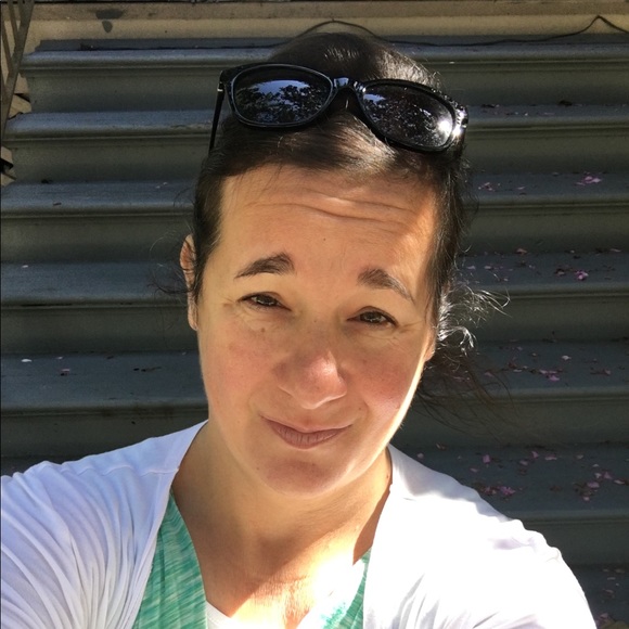 Meet your Posher, Missy - Picture 2 of 2